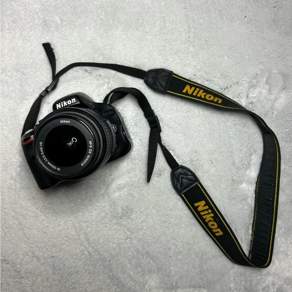 Nikon camera D5100 - Picture 1 of 3